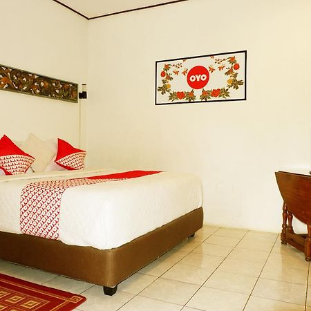 Cemara'S Homestay Batu  Extérieur photo