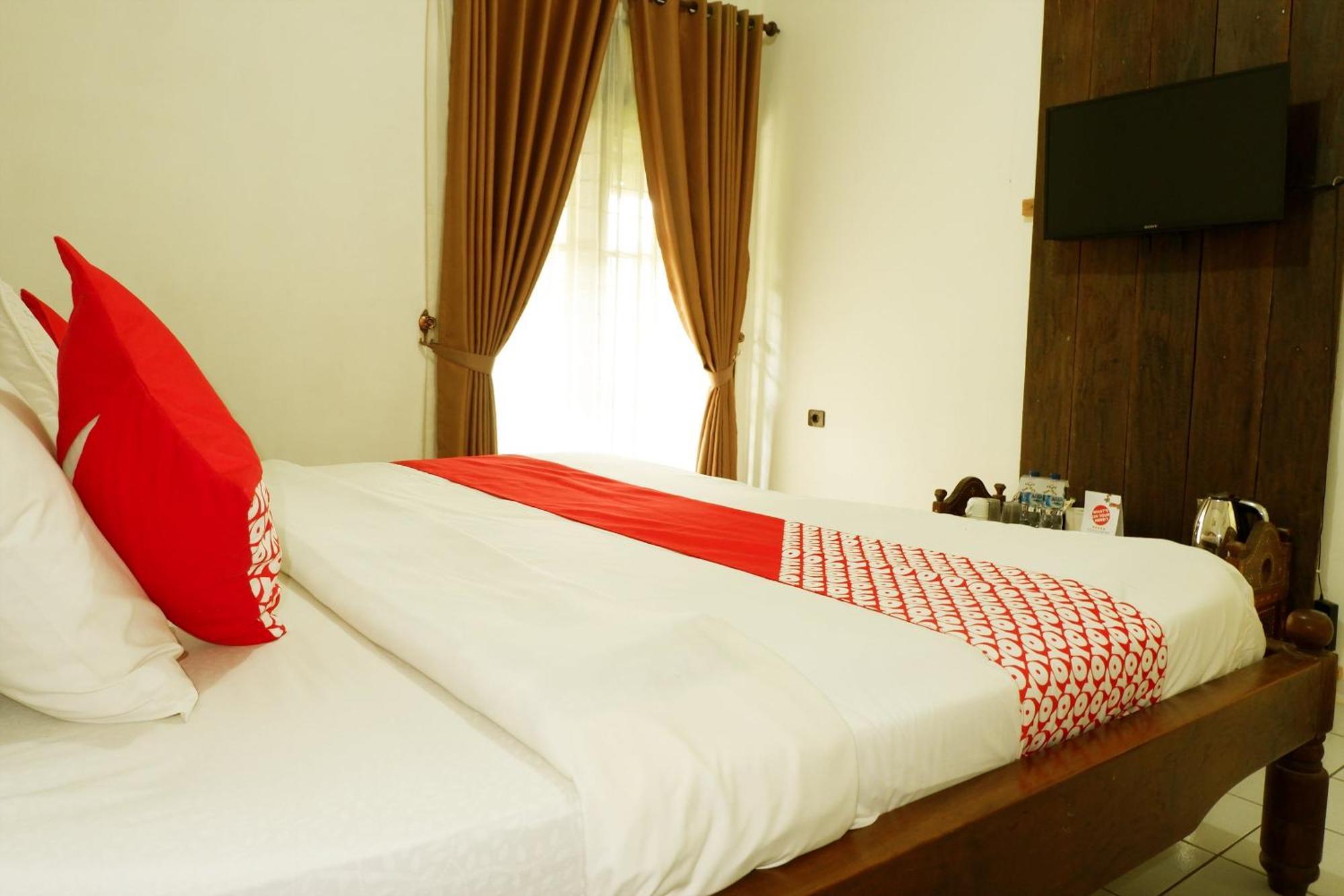Cemara'S Homestay Batu  Extérieur photo