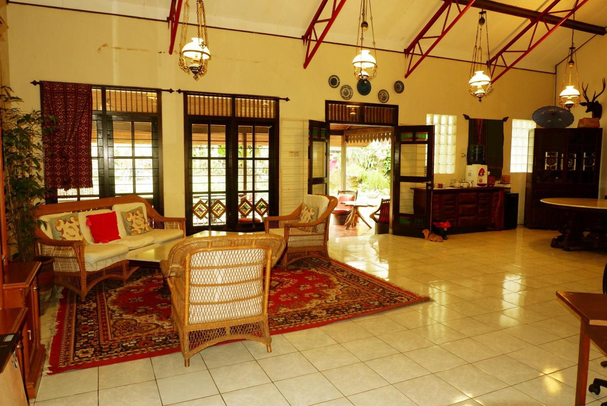 Cemara'S Homestay Batu  Extérieur photo