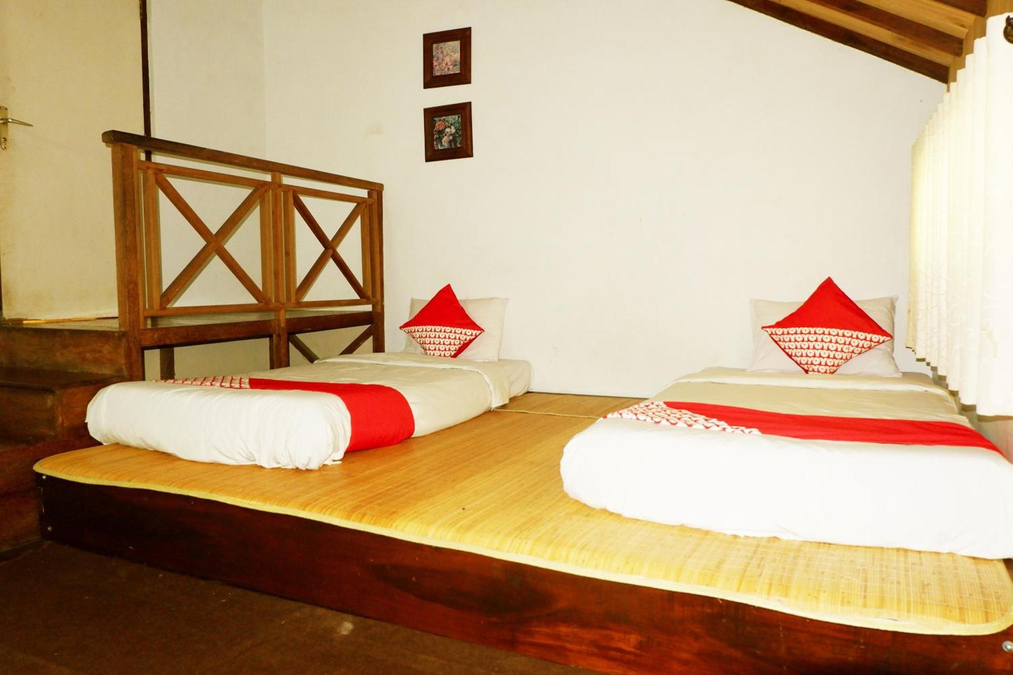 Cemara'S Homestay Batu  Extérieur photo