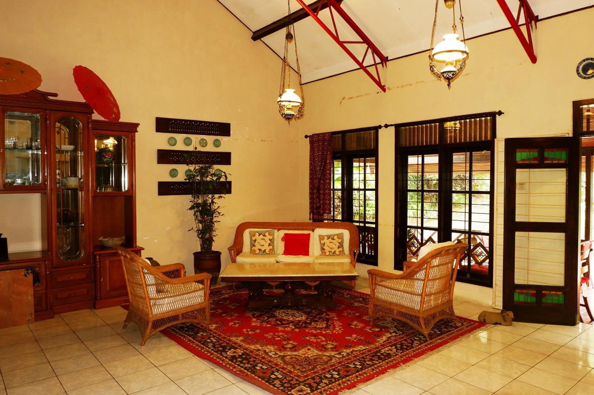 Cemara'S Homestay Batu  Extérieur photo