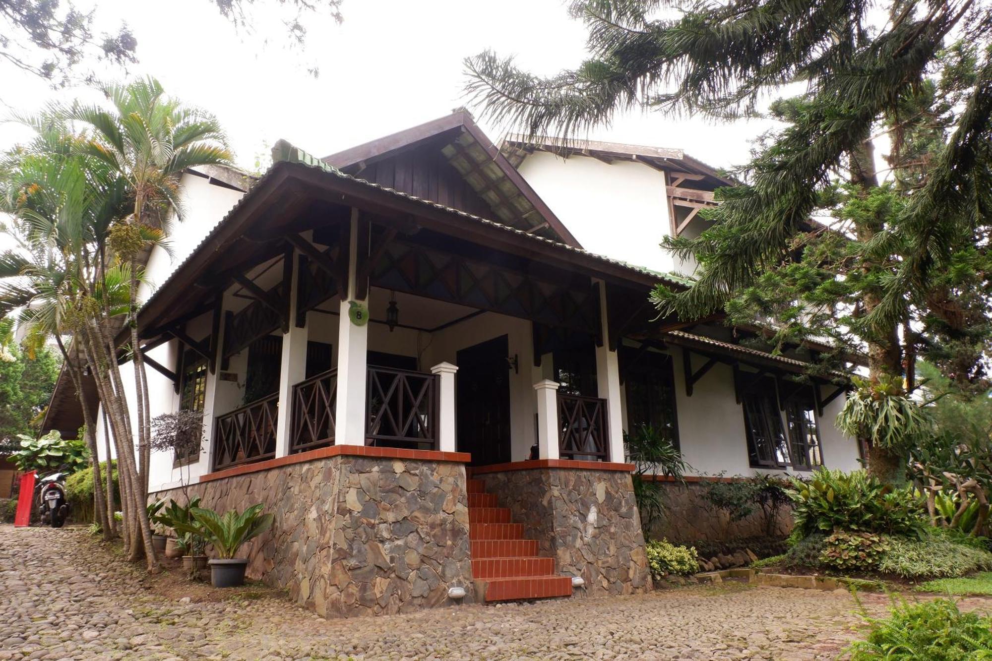 Cemara'S Homestay Batu  Extérieur photo